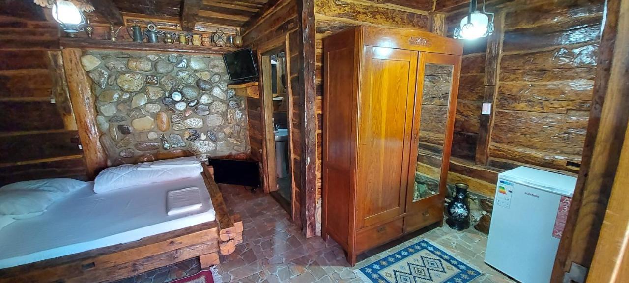 Satul Traditional Runcu  Kültér fotó