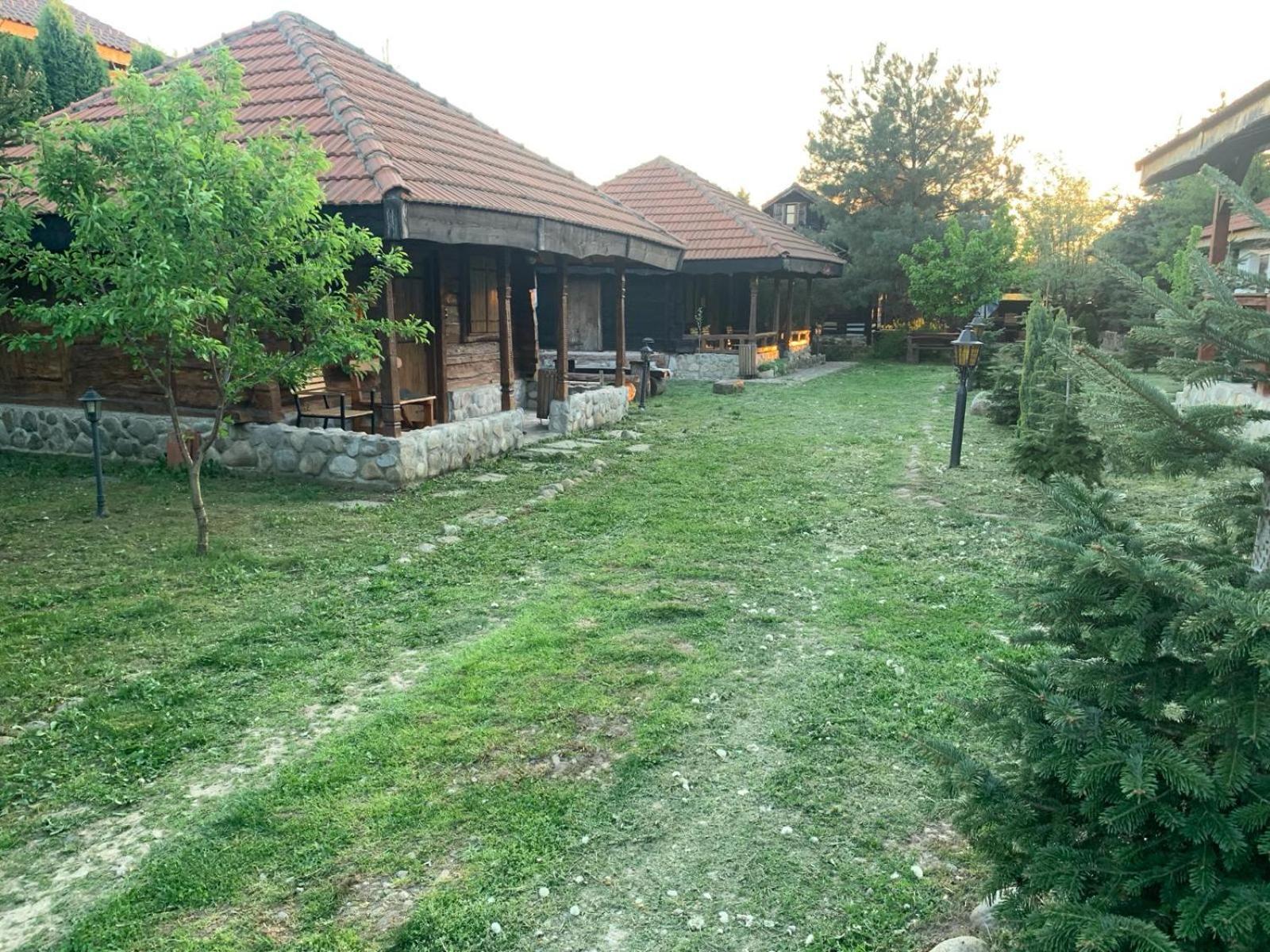 Satul Traditional Runcu  Kültér fotó