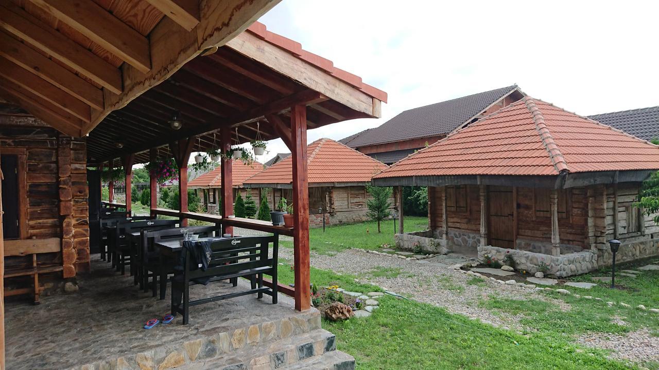 Satul Traditional Runcu  Kültér fotó